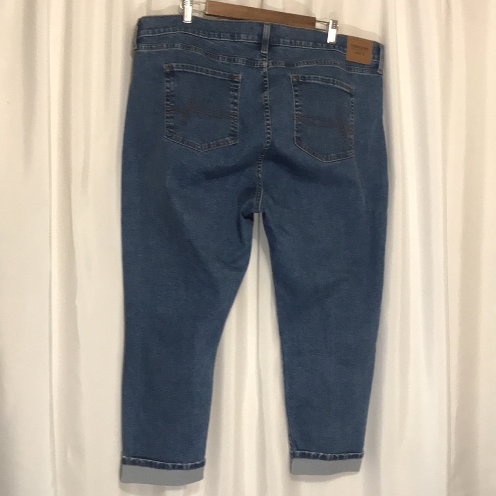 LEVI’S Women’s Medium Wash DISTRESSED ANKLE Cropped Jeans Sz 18 - Picture 3 of 15